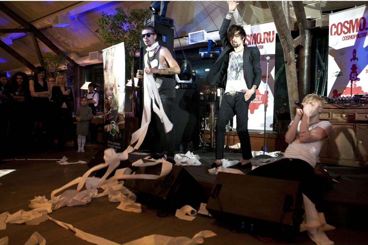 Kat Ост фотография #26