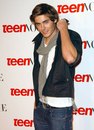 Zac Efron фотография #40 (источник - https://vk.com/id170313278)
