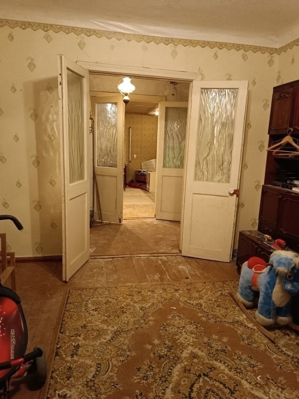Продается 3-ёх комнатная квартира сталинка на Брестской по цене однушки! 1/2. ОП-65/8. Состояние-под ремонт.Комнаты раздельные, хорошая планировка. Есть сарай и подвал. Чистый подъезд. +79591245605 Цена 1200000 руб....