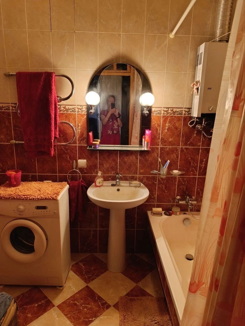 ‼️ ‼️Продам 2-комн. Квартиру на кв. Героев ВОВ. 5/5 60кв. Квартира в жилом состоянии,высокие потолки 3,2м.,на полу паркет. Балкон увеличен и узаконен. Комнаты изолированы,санузел совмещен. Квартире пренадлежит ячейка в подвале. Самый центр города! Цена 8 200 000₽. Тел.+7(959)195-27-88 (telegram), Мила...