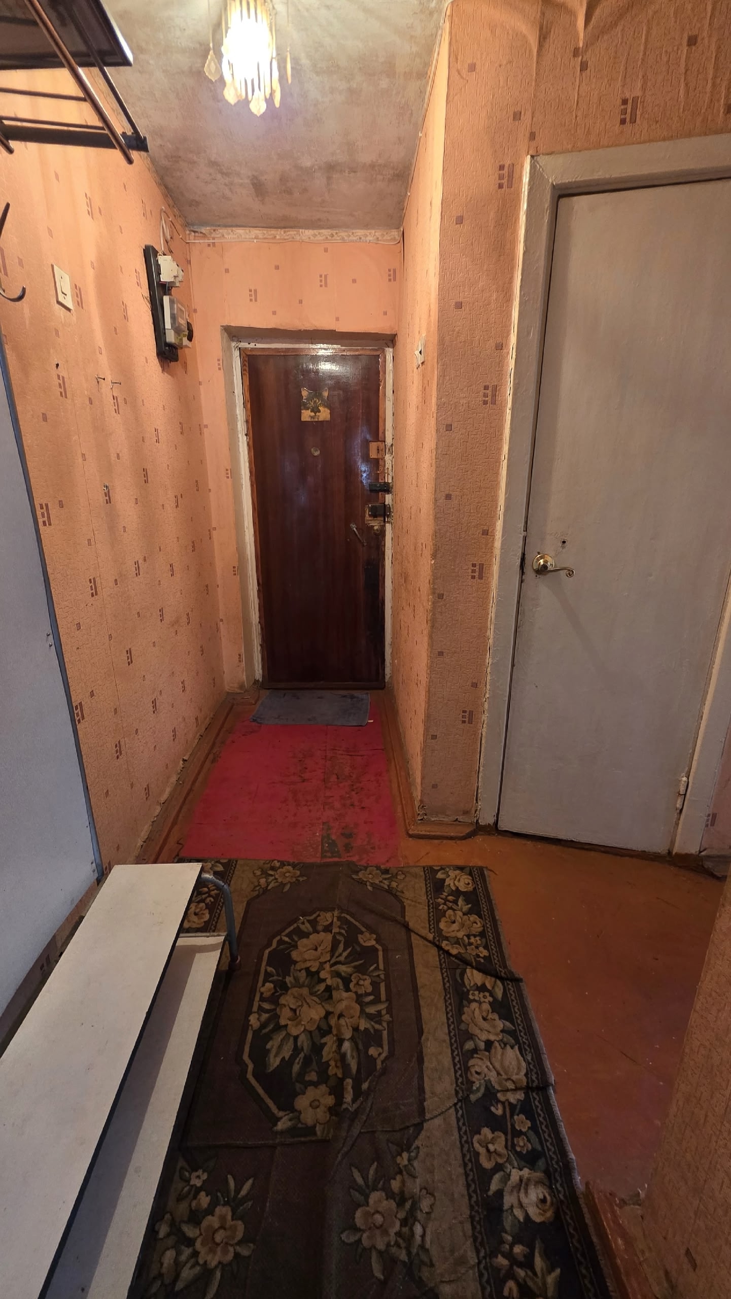 🏢Аренда 3-х комнатной квартиры в Свердловске, квартал 50 лет Октября 34. 2-й этаж. Газовое индивидуальное отопление. Вода городская. Необходимая мебель. 💰Цена 15 тысяч. рублей/месяц. ☎Звоните: +79595213070 📞 ✍ Если у вас есть дополнительные вопросы, пишите, спрашивайте здесь - wa.me/79595213070 Ватсап, Телегр...
