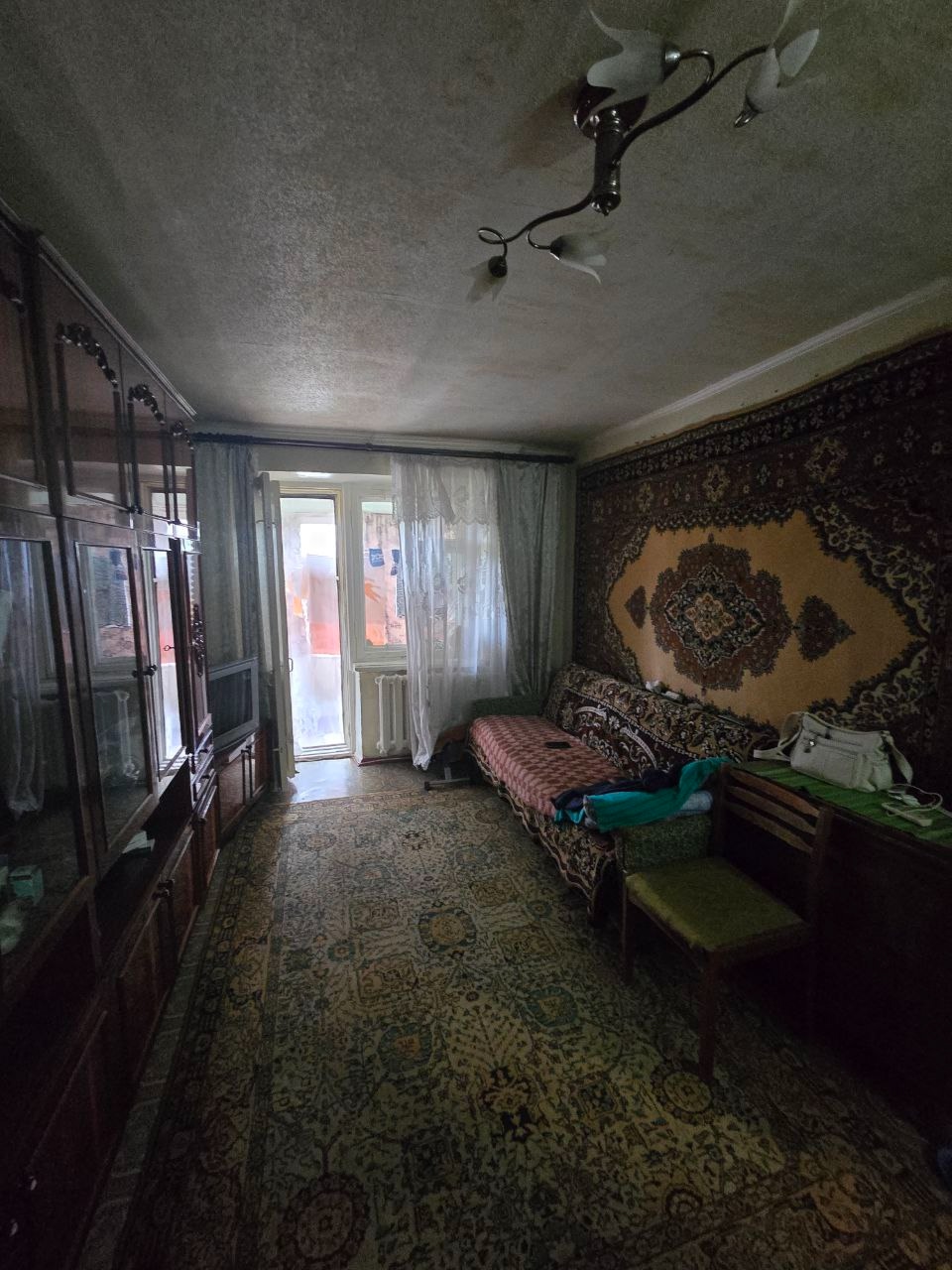 Продам 2-комн. квартиру на кв. Щербакова. 5/5 этаж. 43/27/6кв. Квартира в жилом состоянии. Балкон застелен м/п. Окна м/п, с/у совмещён. Крыша перекрыта в 2023г. Рядом супермаркет, остановка Щербакова, больница. Цена 4 300 000₽ +7 (959) 195-27-88 Мила...